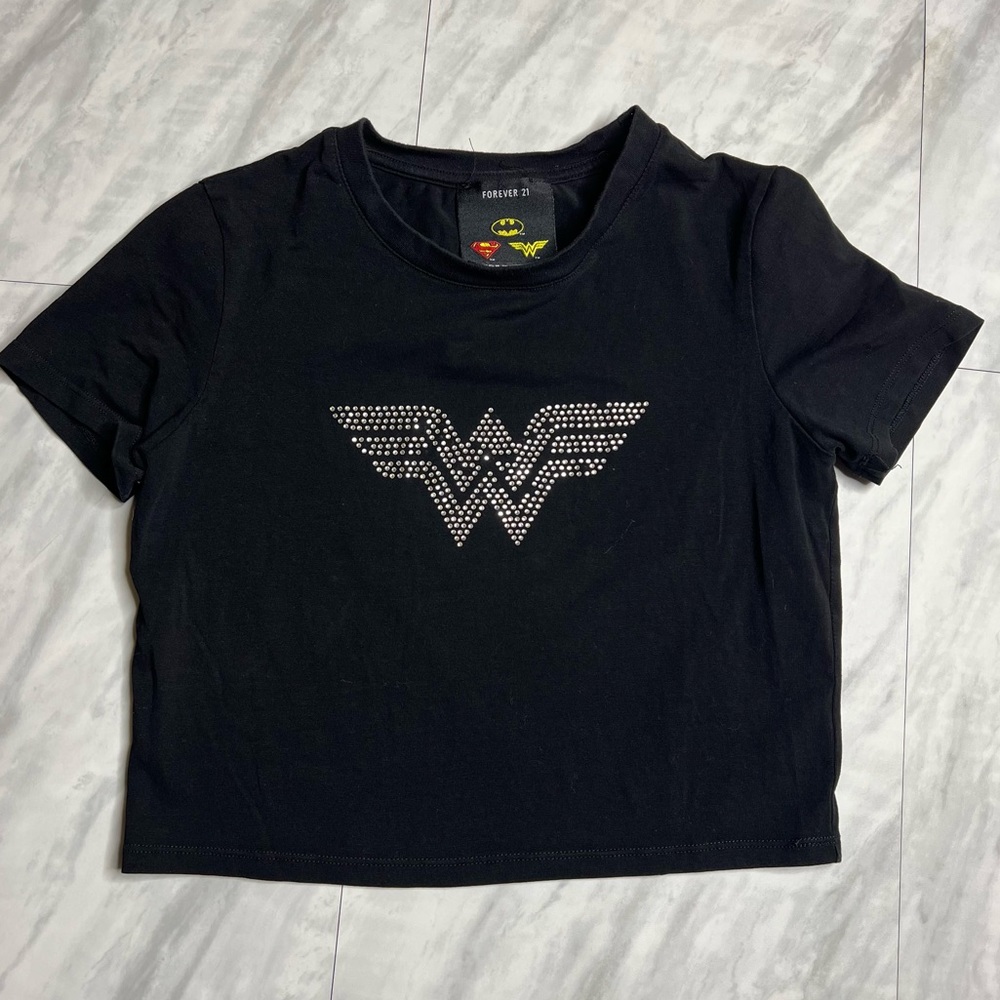 F21 Wonder Women Crop Medium